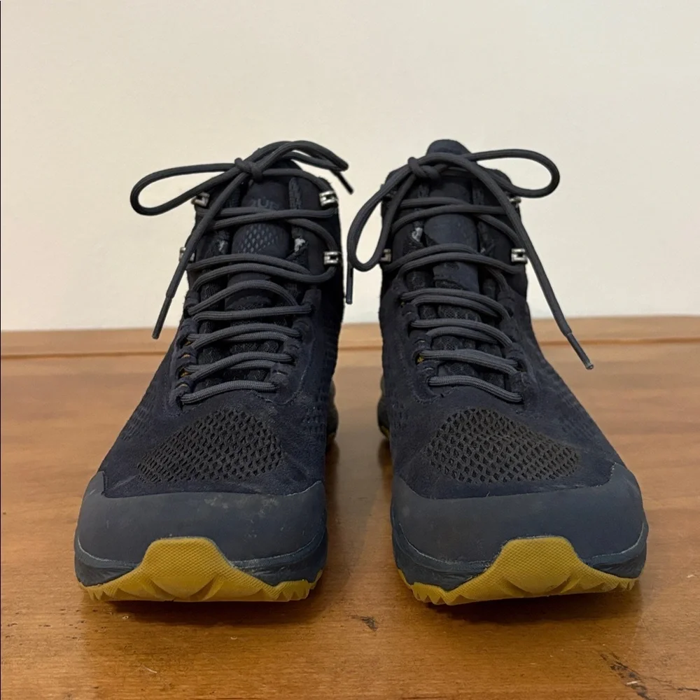 Vasque Breeze LT NTX Midtop Hiking Shoes Size 8.5